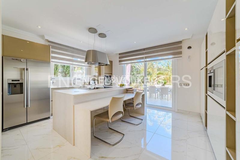 Foto 81ab9cc9-d96d-432d-9fb5-22e74f7cc39d. House with parking pool in La Caleta Adeje