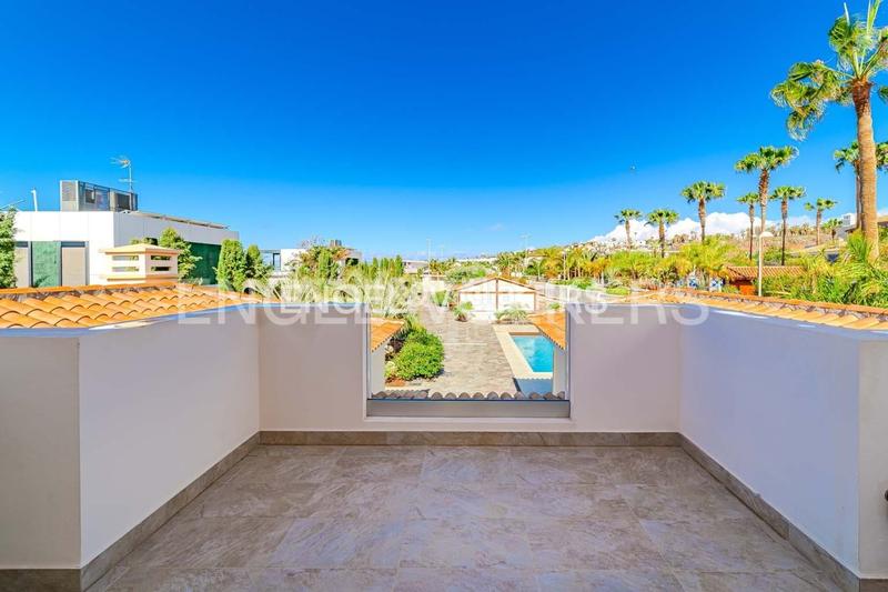 Foto fe51ce38-5885-4510-bdca-ae2940497f04. Maison avec parking piscine dans La Caleta Adeje