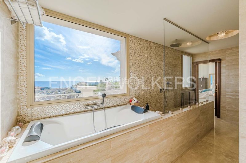 Foto fb437df4-f0eb-400c-8600-2a408f82c393. Maison avec parking piscine dans La Caleta Adeje