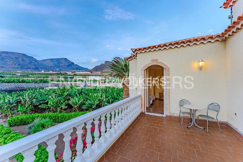 Foto cb0f2c28-7ab4-4620-828e-00f73cab2eff. Casa en Tamaimo - Arguayo Santiago del Teide