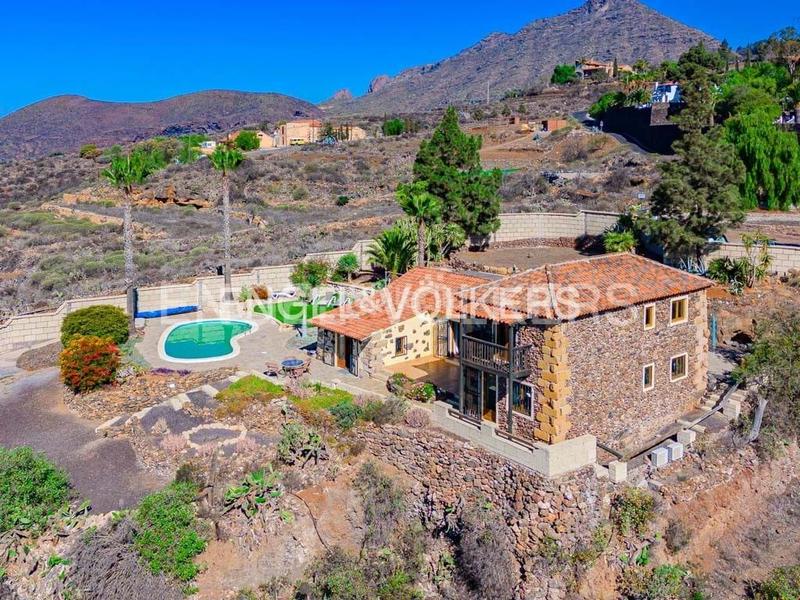 Foto 1266323f-7a07-4918-b95e-7fecb31c8bfa. Casa en Arona pueblo Arona