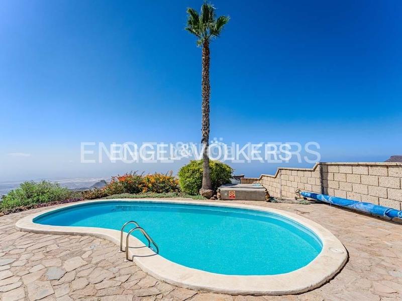 Foto 4d789df0-3ee2-46ff-93d0-5a9232ad3272. Casa en Arona pueblo Arona