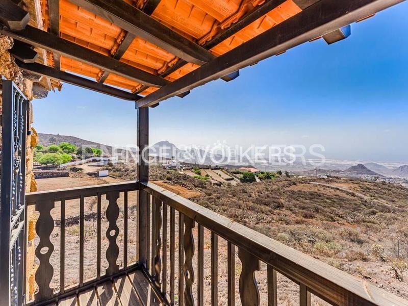 Foto dcaca460-cc9d-4da8-a430-ea9a59002aba. Casa en Arona pueblo Arona