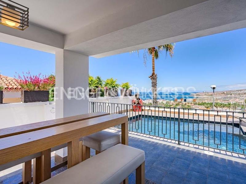 Foto c881a66f-f7b8-41cf-bcfd-8882b12d2db3. Casa con parcheggio piscina in San Eugenio Alto Adeje