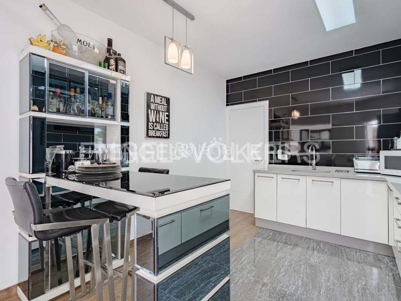Foto 0b1e8084-4b50-4806-a2dd-3f0f32eac7c6. House with parking pool in San Eugenio Alto Adeje