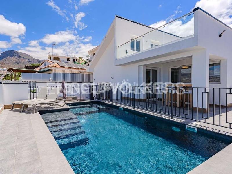 Foto 23f3e2a3-4b48-45bf-8c5b-696fde5c0f1f. House with parking pool in San Eugenio Alto Adeje