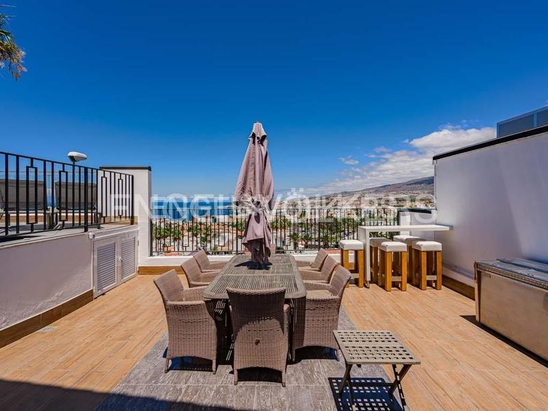Foto b05fc676-bb69-4bde-9b14-7c6d72b99752. House with parking pool in San Eugenio Alto Adeje
