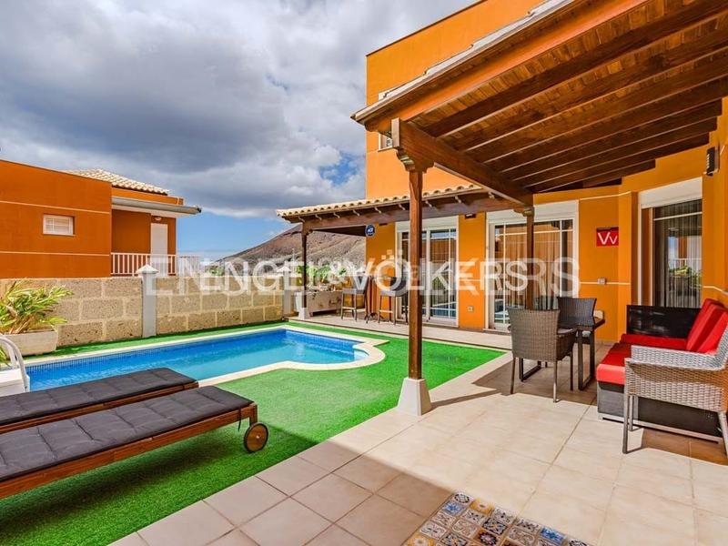 Foto e1b58174-da92-4d5e-a7b6-11b5da3b2e75. Casa con piscina in Los Cristianos Arona