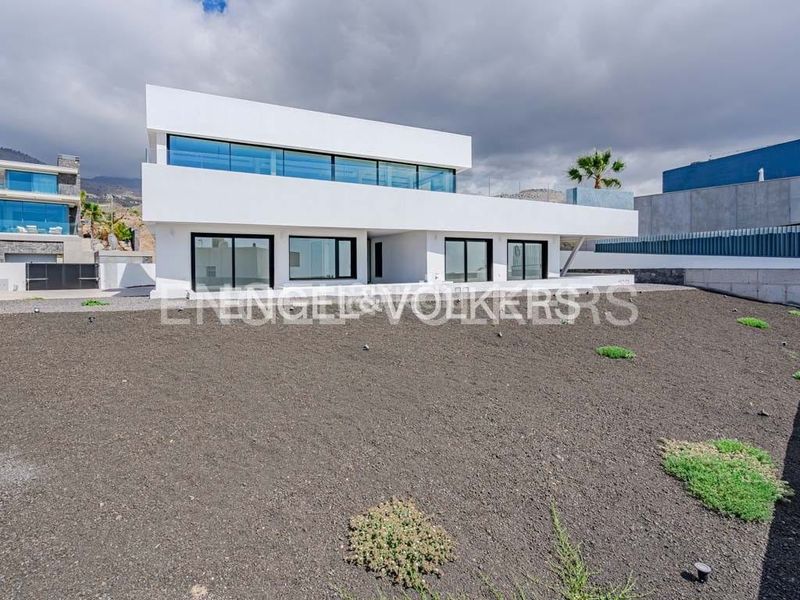 Foto f049d626-7d34-4918-8614-6eefe8ee62a0. Casa amb aparcament piscina a Abama Guía de Isora