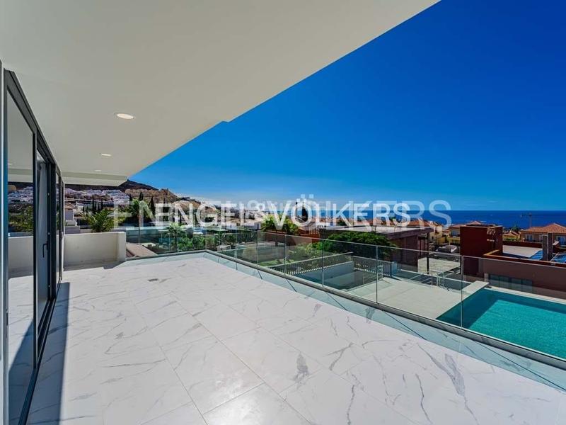 Foto 7b65f3d6-b904-4cb6-a09c-1dc46ccdf0ac. Casa amb aparcament piscina a Playa Fañabé Alto Adeje