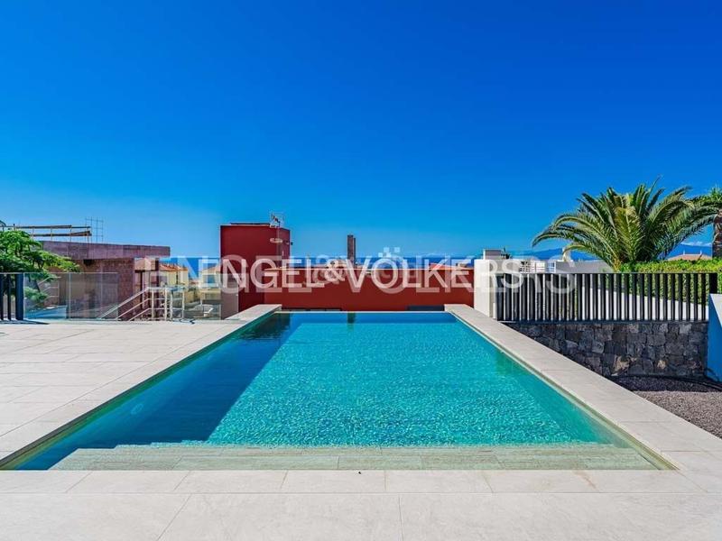 Foto 87d181d9-aa2b-4450-999d-c4070ac1d12c. Casa amb aparcament piscina a Playa Fañabé Alto Adeje