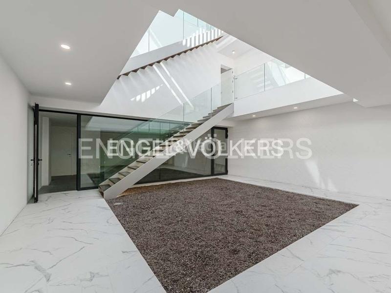 Foto 525cf106-9693-4798-af72-345ec70b53f4. House with parking pool in Playa Fañabé Alto Adeje