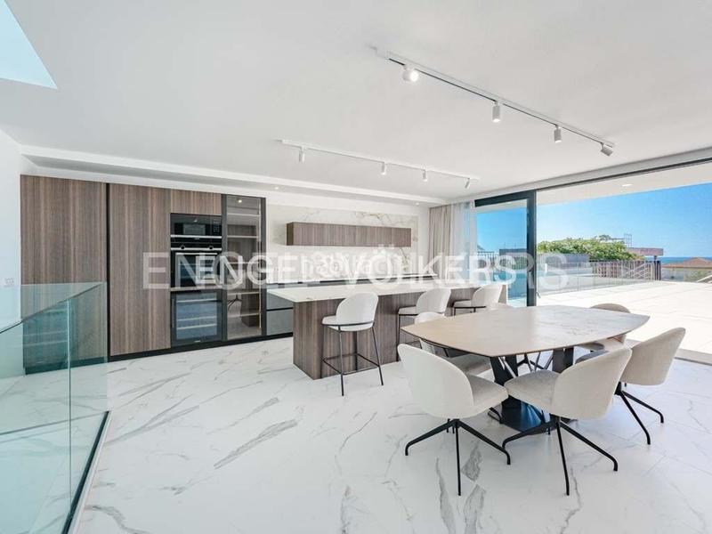 Foto d8bc1f60-d5d3-4ffd-a947-15d4a5b08f2e. House with parking pool in Playa Fañabé Alto Adeje