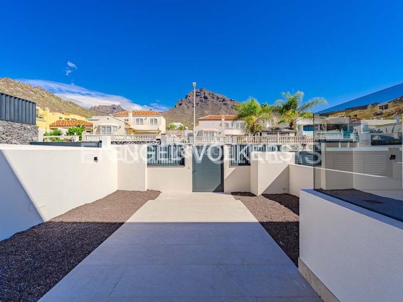 Foto 4532eaf7-061c-4128-a793-91991dc16a84. Maison avec parking piscine dans Playa Fañabé Alto Adeje