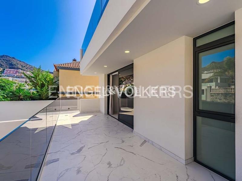 Foto bb89fffe-4dd7-4d8a-ab6a-0bccac88079f. Maison avec parking piscine dans Playa Fañabé Alto Adeje