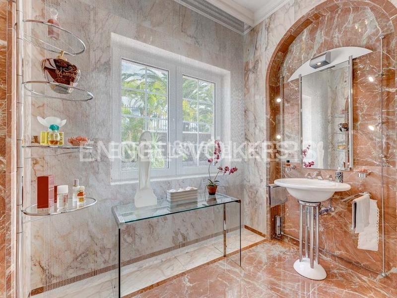 Foto 1cc73d8c-fa2f-4cb0-a54d-2ab40eb5daa2. Casa amb aparcament piscina a San Eugenio Alto Adeje