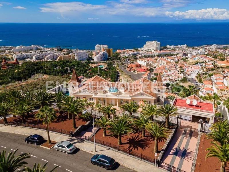 Foto e38c24f5-20a3-4f59-9416-b92a72058452. Casa amb aparcament piscina a San Eugenio Alto Adeje