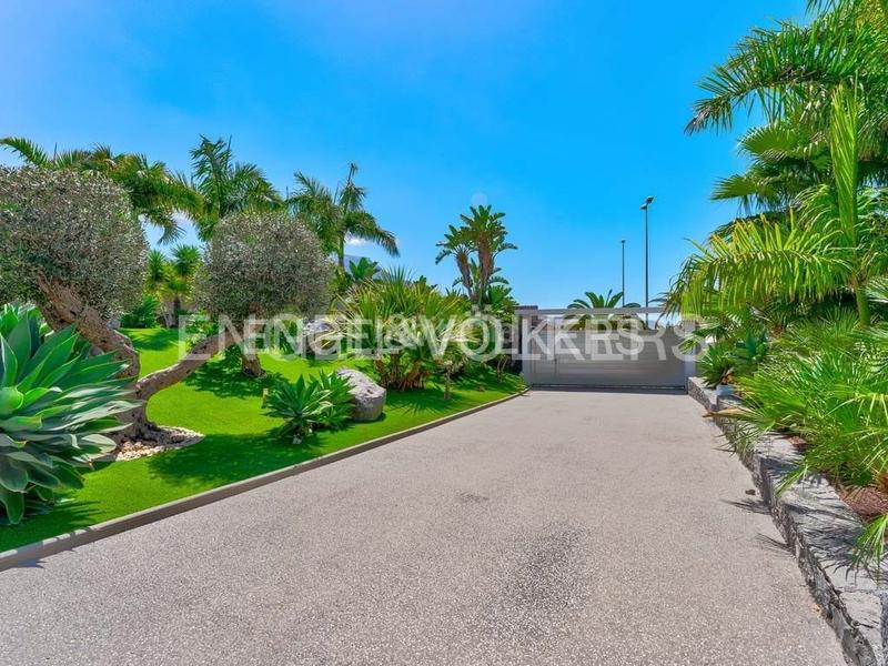 Foto 04823ba3-41c0-4916-a3bf-cebd5094f25a. Haus mit parking pool in La Caleta Adeje