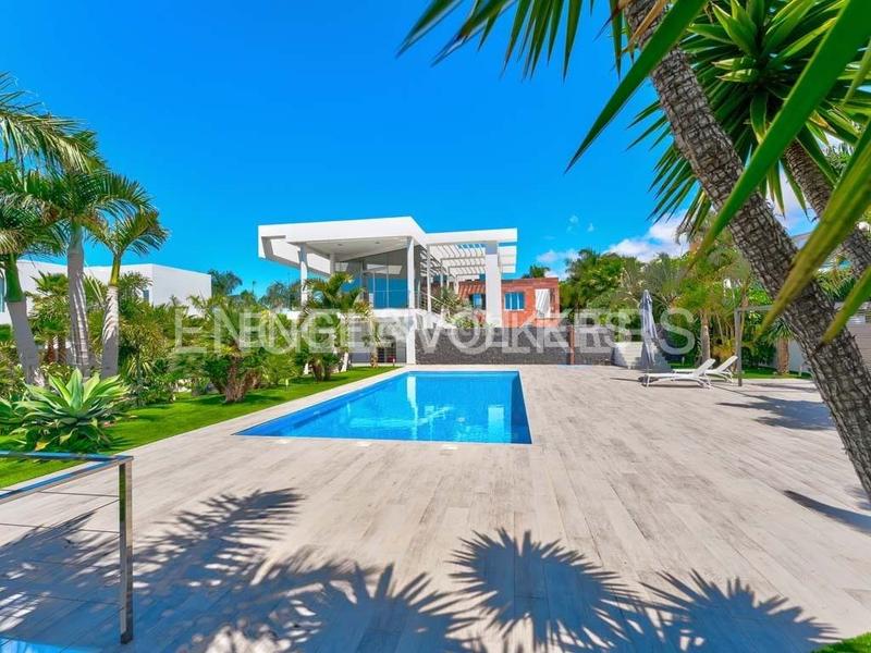 Foto b35aaaa1-07d7-4072-b2a1-6fc592079cea. Haus mit parking pool in La Caleta Adeje