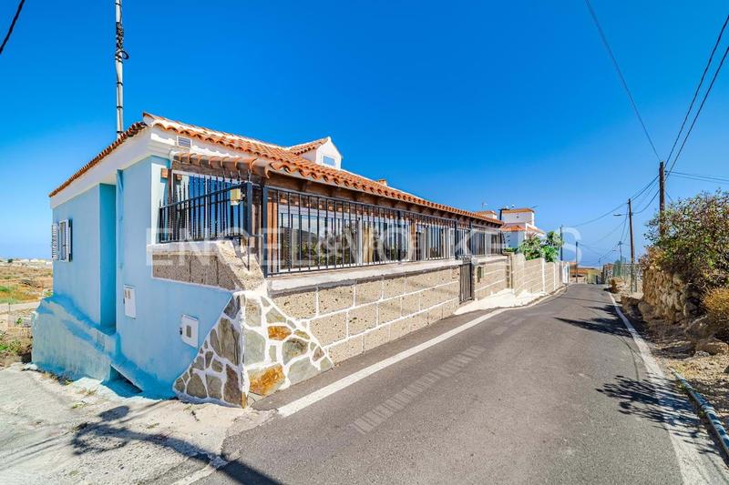 Foto f97f46f5-7003-4e70-937d-eb4668076b82. Casa con piscina in Granadilla de Abona ciudad Granadilla de Abona