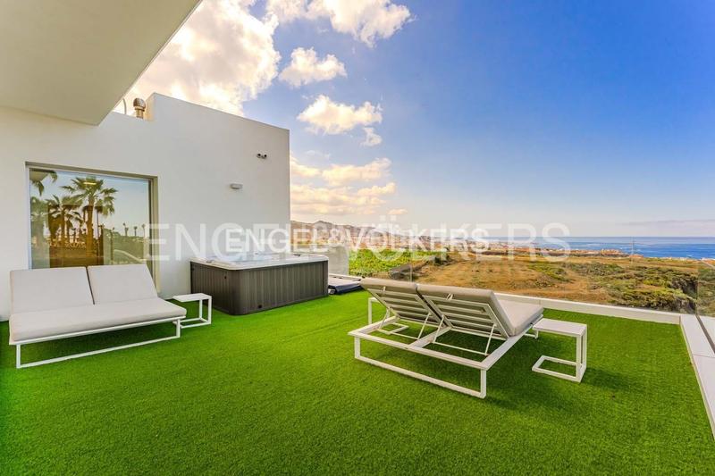 Foto 2b4f280d-b32f-42be-8a3d-1fee24137555. Casa en La Caleta Adeje