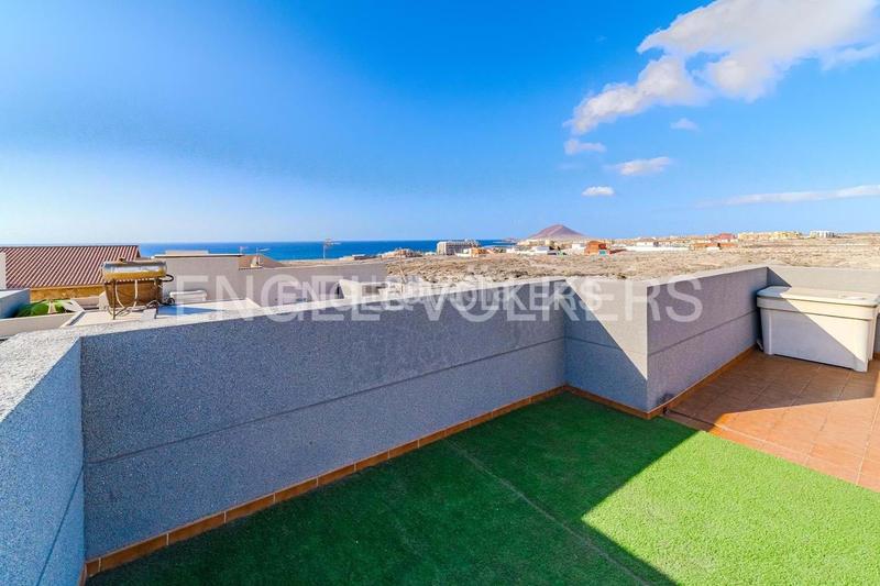 Foto 4380990f-8c33-459e-a1df-adcbb78d0ddf. Casa con parcheggio in El Médano Granadilla de Abona