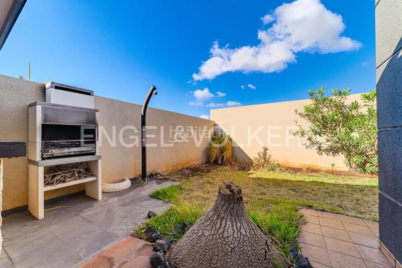 Foto ee6d09ef-96f6-4073-826a-6ed67eb21300. House with parking in El Médano Granadilla de Abona