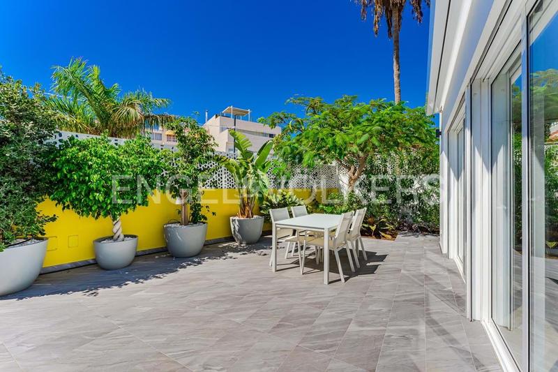 Foto 29ad64bf-e0fe-4026-b775-1727cf055dfd. Maison dans La Caleta Adeje