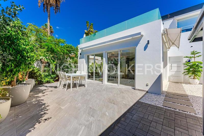 Foto 821c18b3-b24e-47c0-b46e-d8ad9e936d71. Maison dans La Caleta Adeje