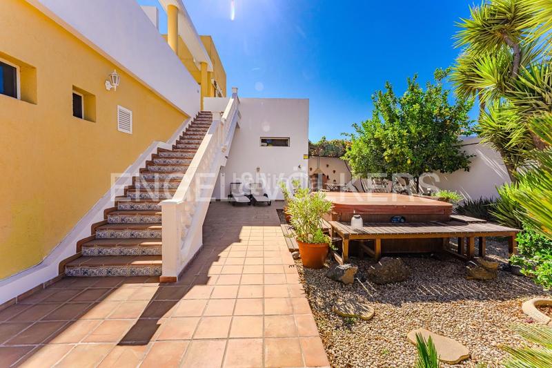 Foto 350a9ac0-e71a-4601-9b2c-85d0b9b9c5ee. Casa amb aparcament a Santiago del Teide pueblo Santiago del Teide