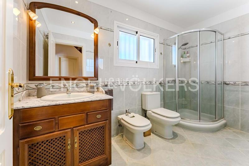 Foto e35cf7f5-c1fb-4bde-8c2a-47e3ddf32478. House with parking in Santiago del Teide pueblo Santiago del Teide