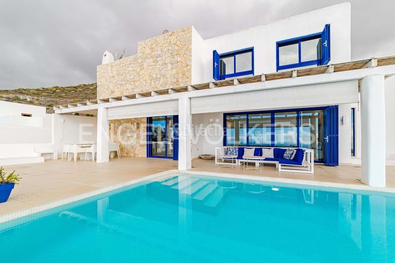 Foto edaa1ad8-6969-4e7c-8d8c-61757769ea75. Casa amb piscina a Torviscas Centro y Alto Adeje