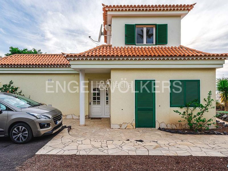 Foto 8111808f-3021-41ed-b8a2-ef561308d582. Casa amb aparcament piscina a Alcalá Guía de Isora