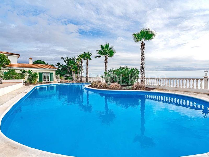 Foto ade4ed0d-fc7c-4900-ac86-b2eadca3cbd7. Casa amb aparcament piscina a Alcalá Guía de Isora