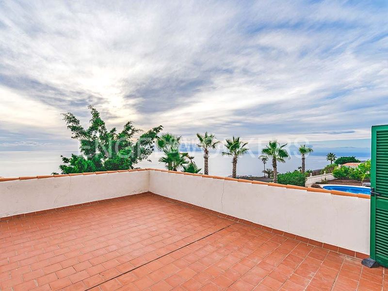 Foto df8b7906-7e6d-49b9-84f0-85b488fc2f85. Casa amb aparcament piscina a Alcalá Guía de Isora