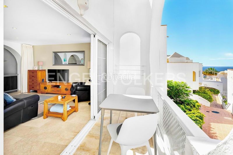 Foto b354a80a-a9c0-40d7-8ac1-fdb70efdf173. Casa amb piscina a Callao Salvaje - Playa Paraíso Adeje