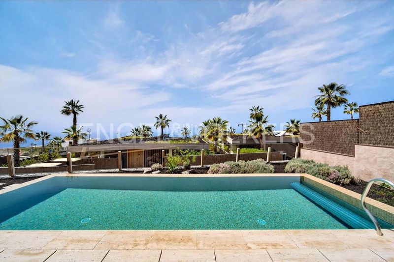 Foto 3d5b1bec-6302-41a5-a71b-2806a015d27d. Casa amb aparcament piscina a Abama Guía de Isora