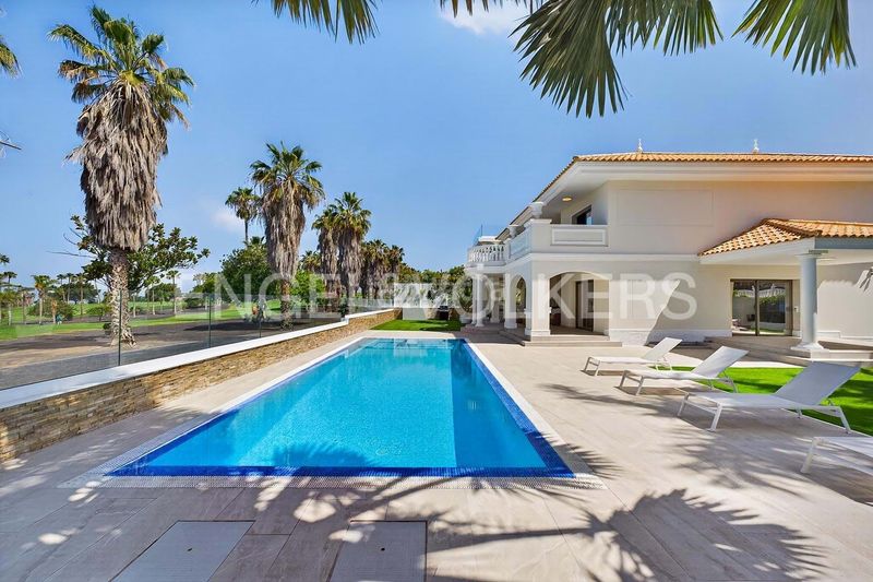Foto 0c2c8958-9d9e-43e1-9787-ecc70da2f883. Haus mit parking pool in La Caleta Adeje
