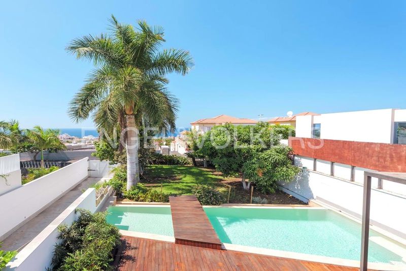 Foto 67217022-15df-4887-a812-2502b9943272. Casa amb aparcament piscina a Playa Fañabé Alto Adeje