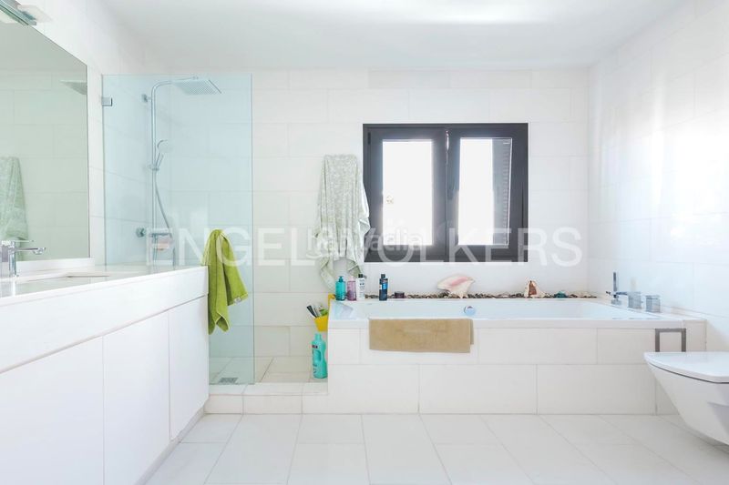 Foto 810f054d-01a4-4ee3-9582-5176ef7dc99d. Casa amb aparcament piscina a Playa Fañabé Alto Adeje