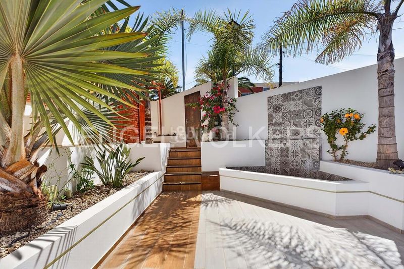 Foto 099b22a1-953e-4b72-8ed6-82b4a56fea0b. Casa amb piscina a Valle San Lorenzo Arona