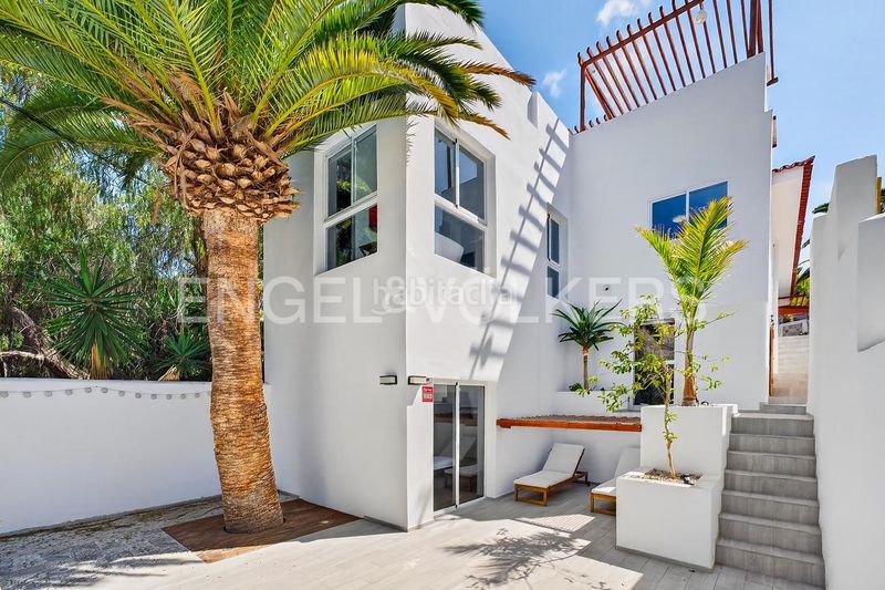 Foto d1c1324f-aa8d-4c7a-ae57-c0deade7ff0b. Casa amb piscina a Valle San Lorenzo Arona