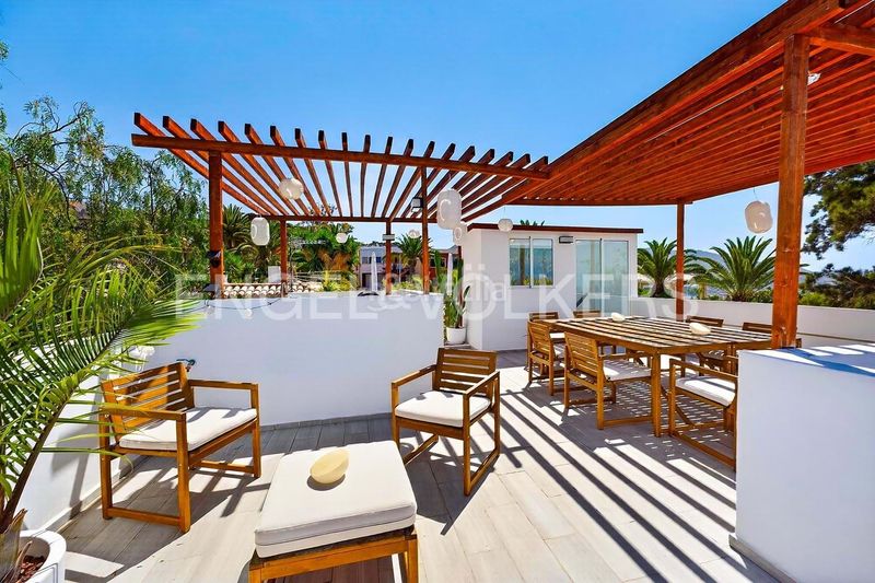 Foto de0af2a9-16fc-40ec-9f38-074536097a59. Casa amb piscina a Valle San Lorenzo Arona