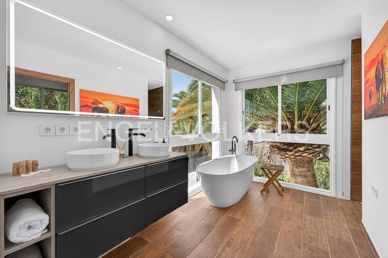 Foto ecd8651c-6996-4078-b635-066f47784f56. Casa amb piscina a Valle San Lorenzo Arona