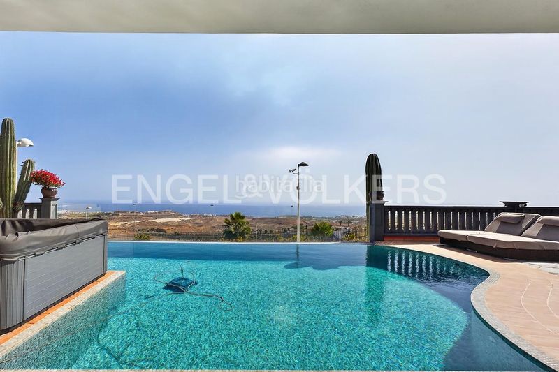Foto 5c8a59cd-37ca-4d9c-a2be-961a0178bda3. Casa amb aparcament piscina a Casco Urbano Adeje