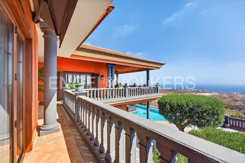 Foto b95fc43a-2d9c-43e8-9a75-8f061dfadebf. Casa amb aparcament piscina a Casco Urbano Adeje
