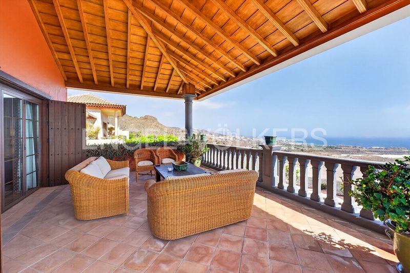 Foto ec5fdfa3-7dba-4439-aa4f-008c7f780f22. Casa amb aparcament piscina a Casco Urbano Adeje