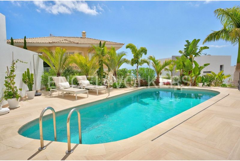 Foto 6b92055d-6137-45b5-9db9-f851ded047cd. Casa amb aparcament piscina a Torviscas Centro y Alto Adeje
