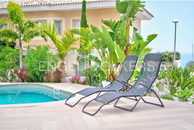 Foto f7b9c854-2de1-408b-b19c-4bff96d7a94e. Casa amb aparcament piscina a Torviscas Centro y Alto Adeje