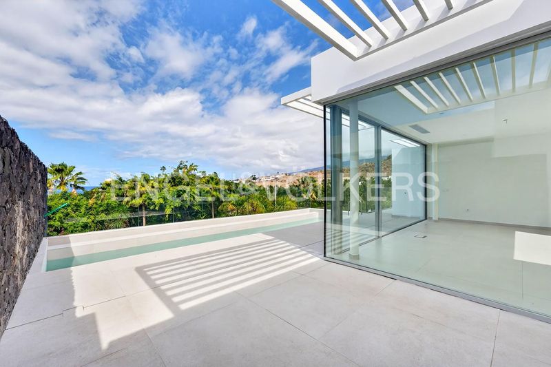 Foto f4766e1d-97f2-41b0-9946-091a54521846. Casa amb piscina a La Caldera Adeje